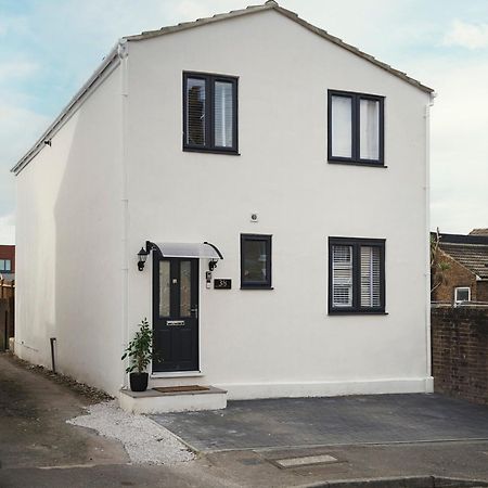 Rofennie Suite -Luxury Ensuite Room! Maidstone Esterno foto