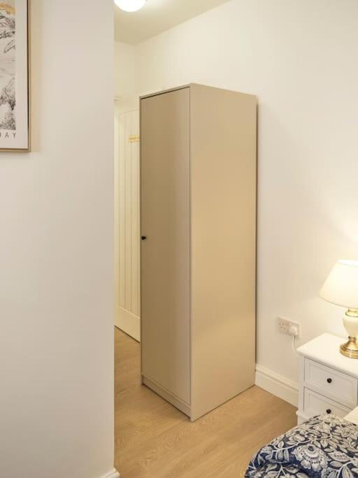 Rofennie Suite -Luxury Ensuite Room! Maidstone Esterno foto
