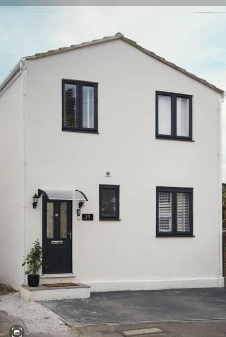 Rofennie Suite -Luxury Ensuite Room! Maidstone Esterno foto